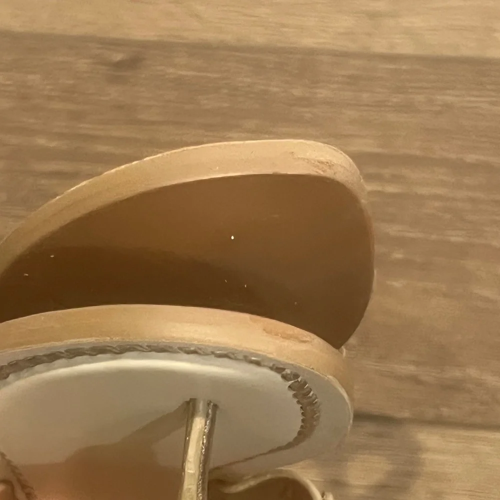 Jack Rogers Collins Flat Leather Sandals, Off-White and Gold, Size 5, Like New - Picture 7 of 8